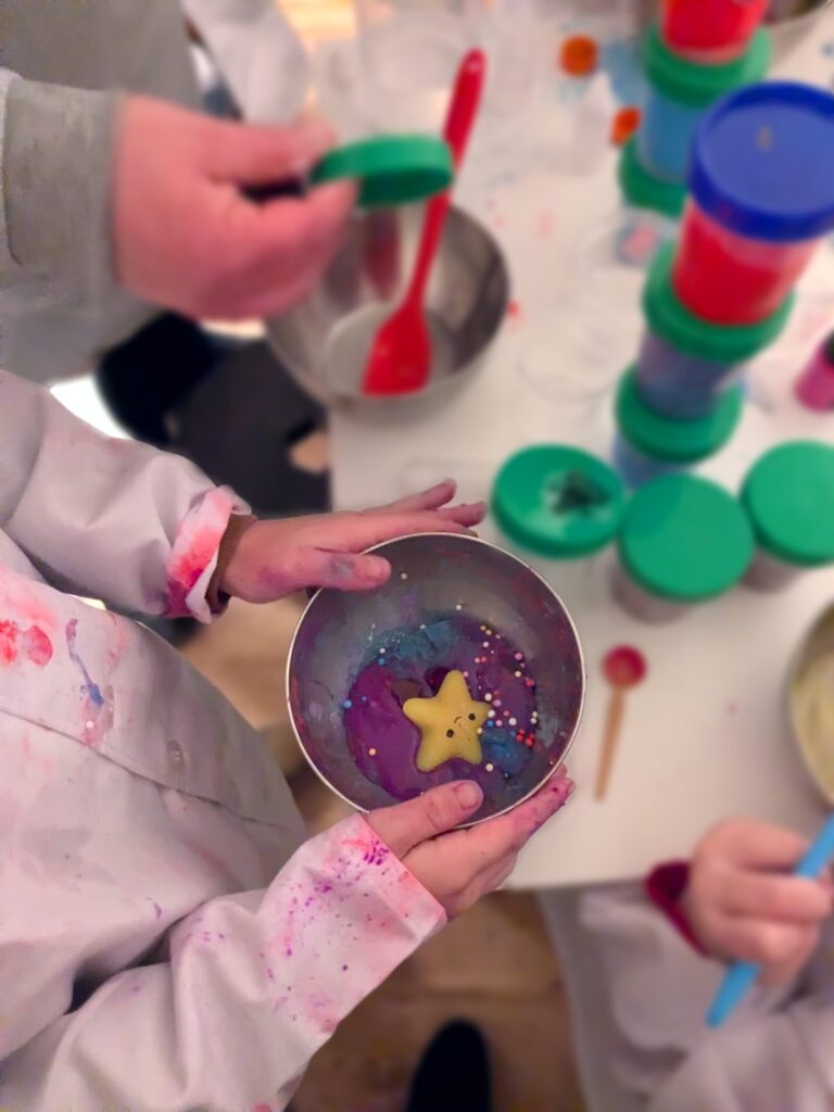 Geburtstag mit Schleim, Charms, Basteln und viel Freude für Kinder